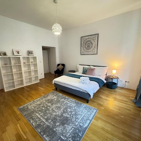 Charming Flat & Balcony Near Central Station L Bg5 Відень Екстер'єр фото