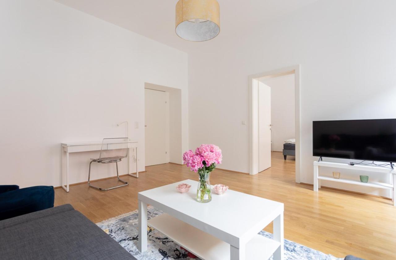 Charming Flat & Balcony Near Central Station L Bg5 Відень Екстер'єр фото