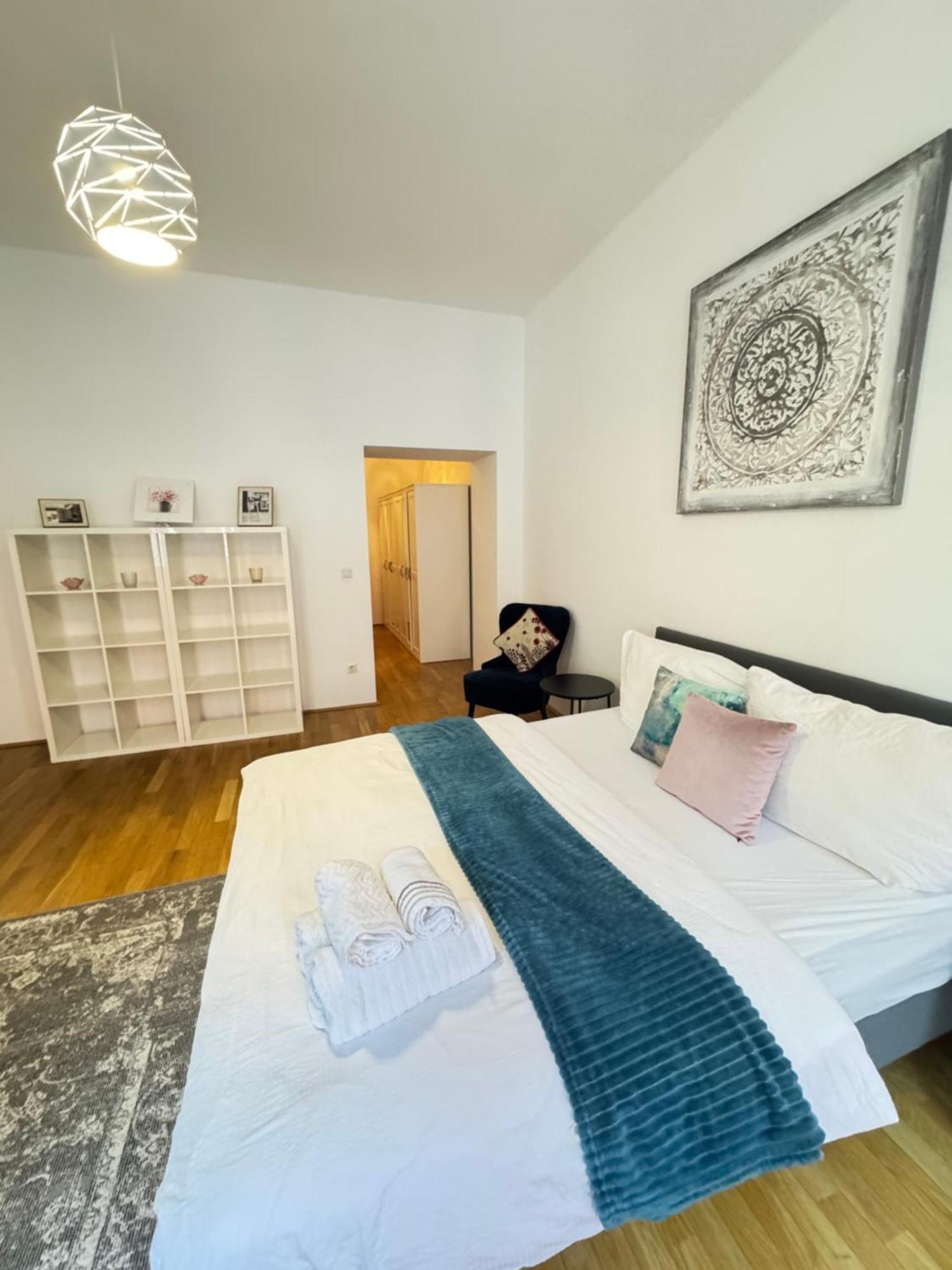 Charming Flat & Balcony Near Central Station L Bg5 Відень Екстер'єр фото