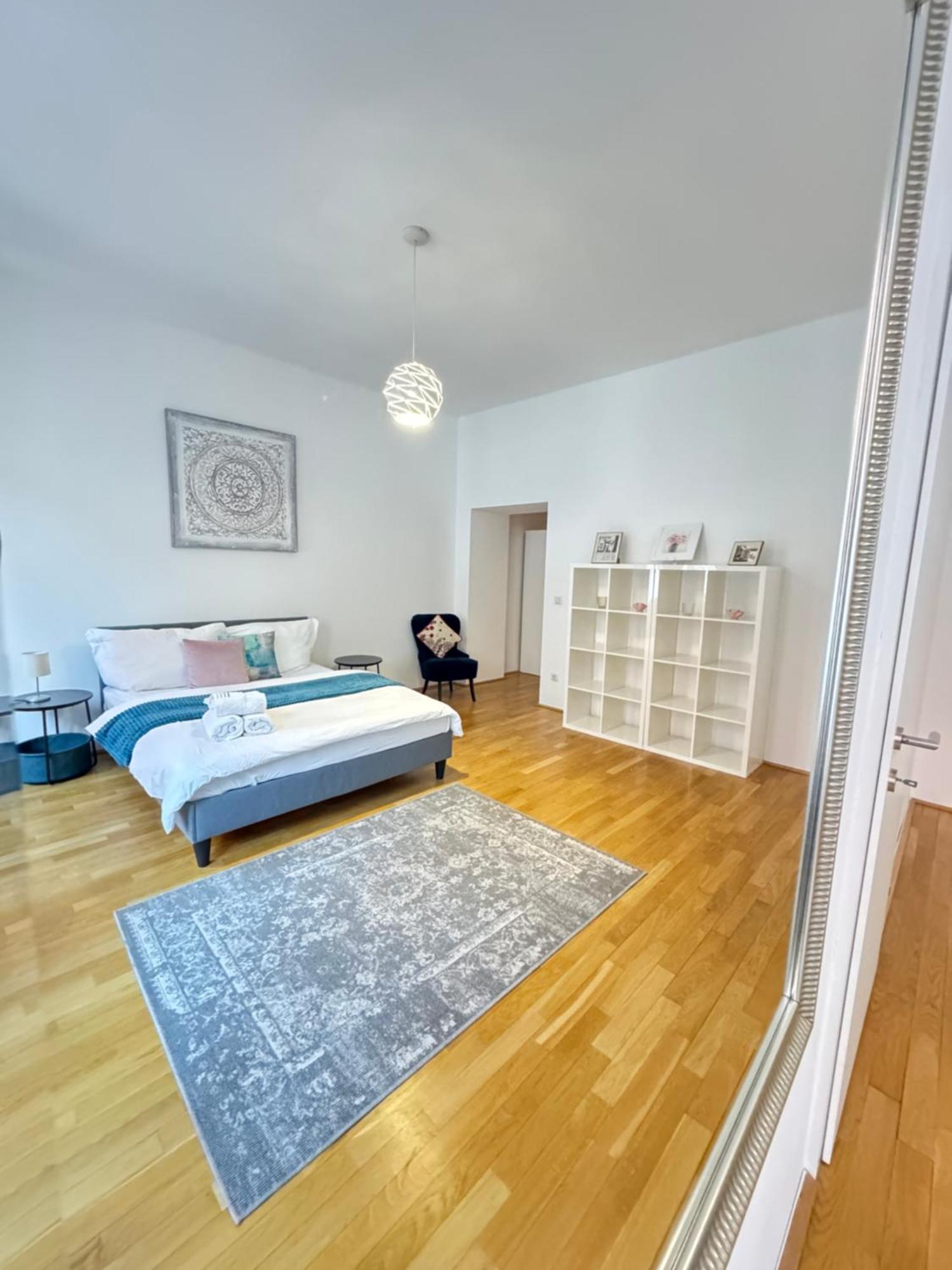 Charming Flat & Balcony Near Central Station L Bg5 Відень Екстер'єр фото