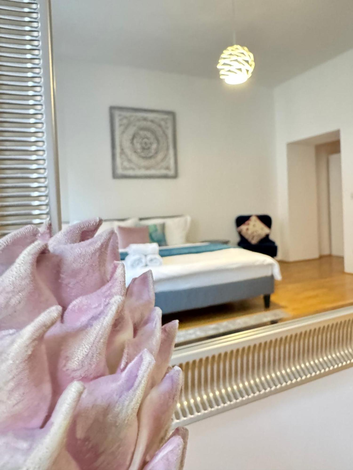Charming Flat & Balcony Near Central Station L Bg5 Відень Екстер'єр фото