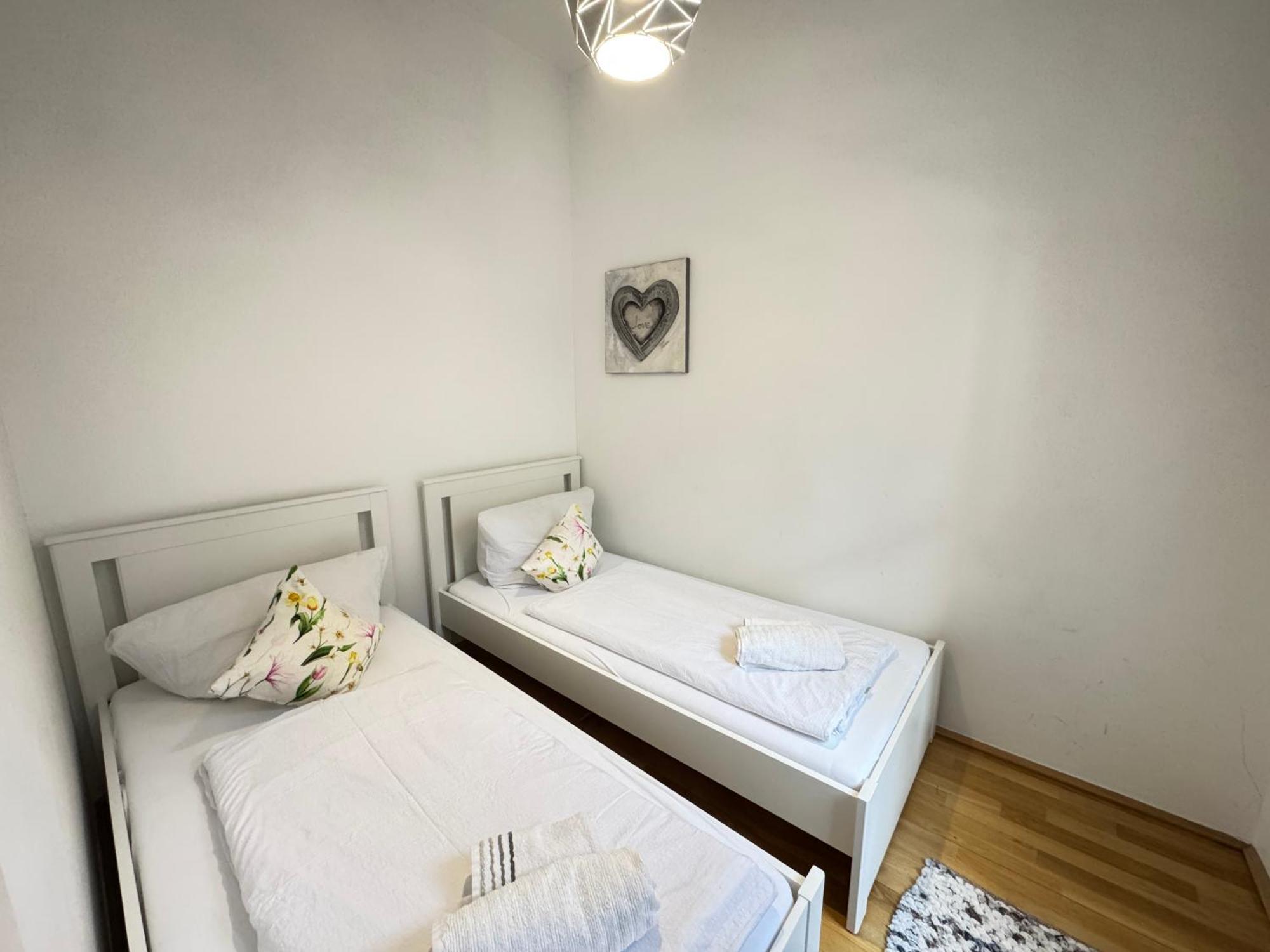 Charming Flat & Balcony Near Central Station L Bg5 Відень Екстер'єр фото